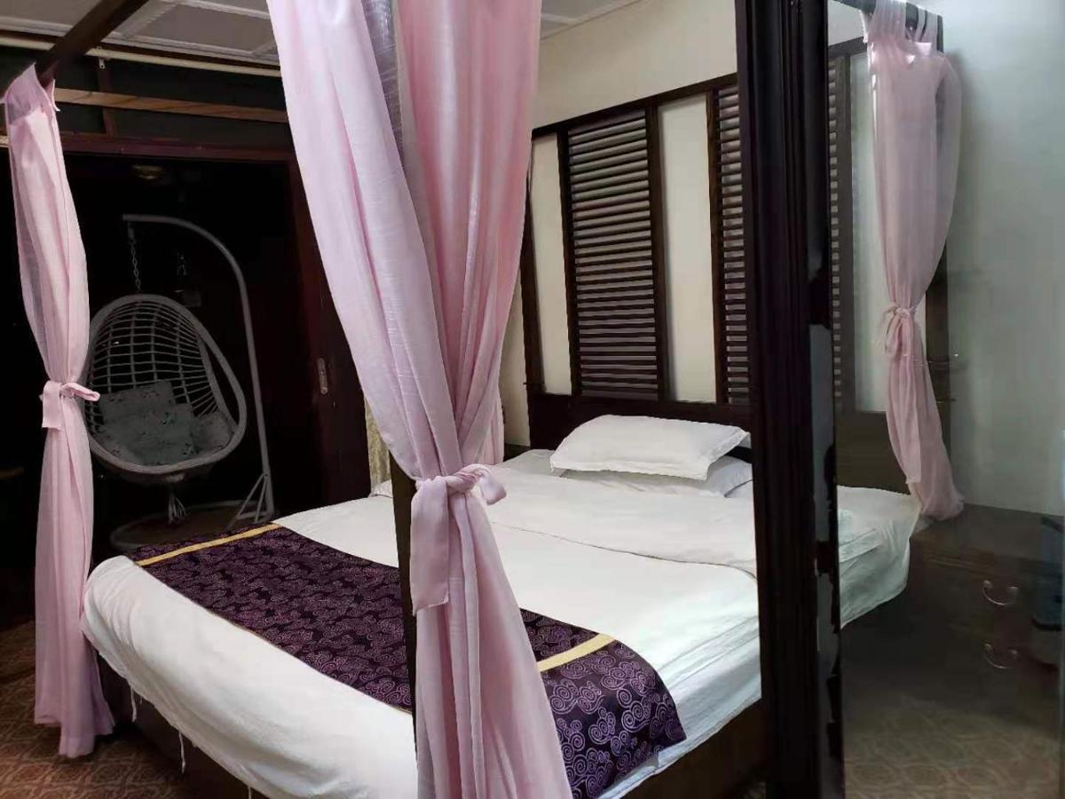 Lqj Riverside Guest House Fenghuang Esterno foto