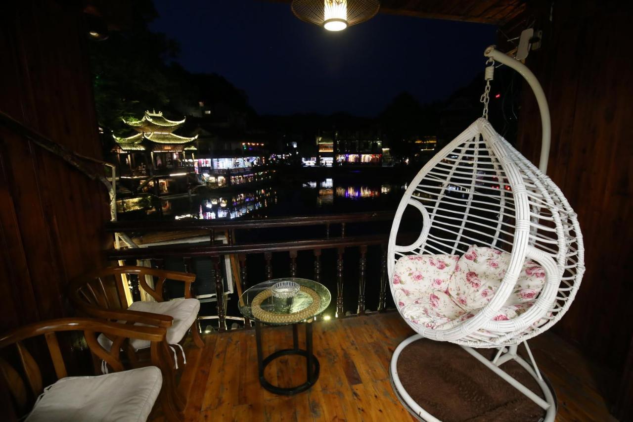 Lqj Riverside Guest House Fenghuang Esterno foto