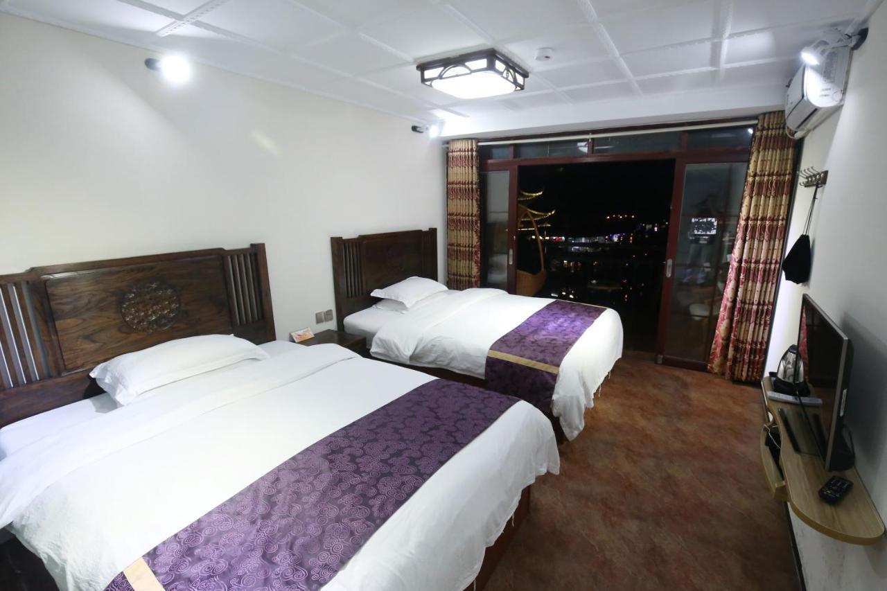 Lqj Riverside Guest House Fenghuang Esterno foto