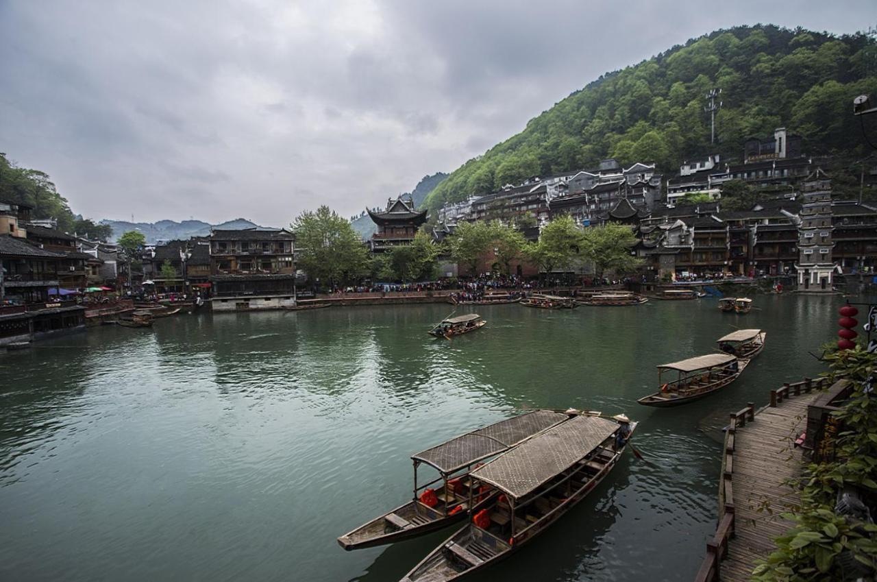 Lqj Riverside Guest House Fenghuang Esterno foto
