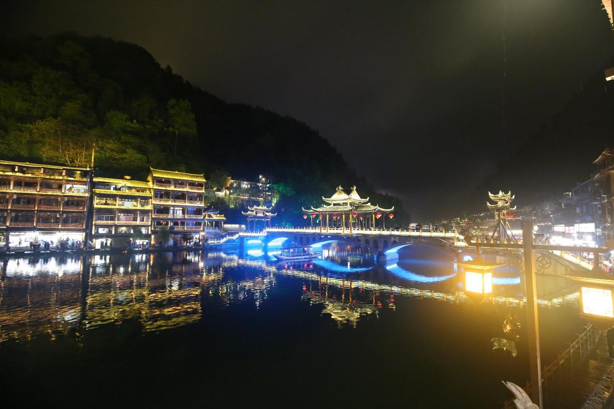 Lqj Riverside Guest House Fenghuang Esterno foto