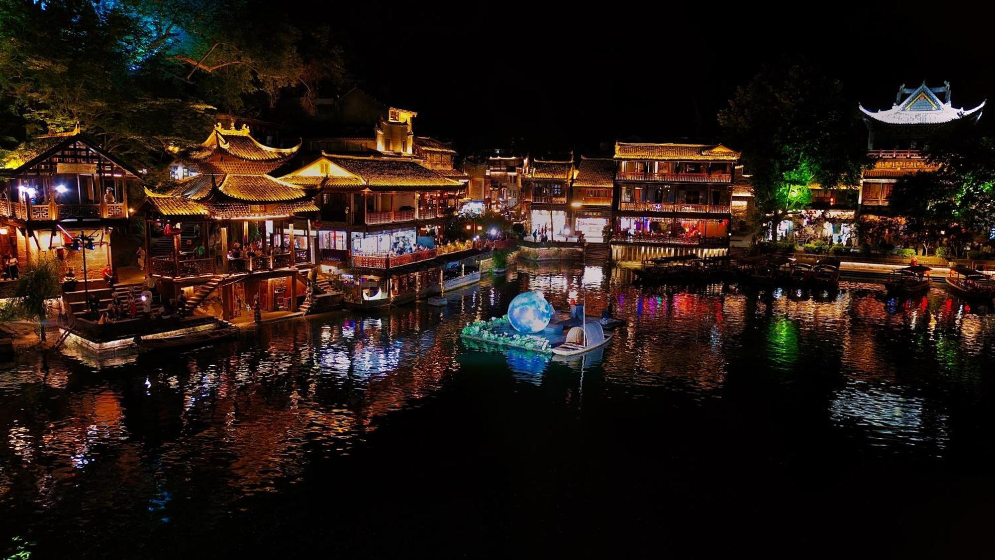 Lqj Riverside Guest House Fenghuang Esterno foto
