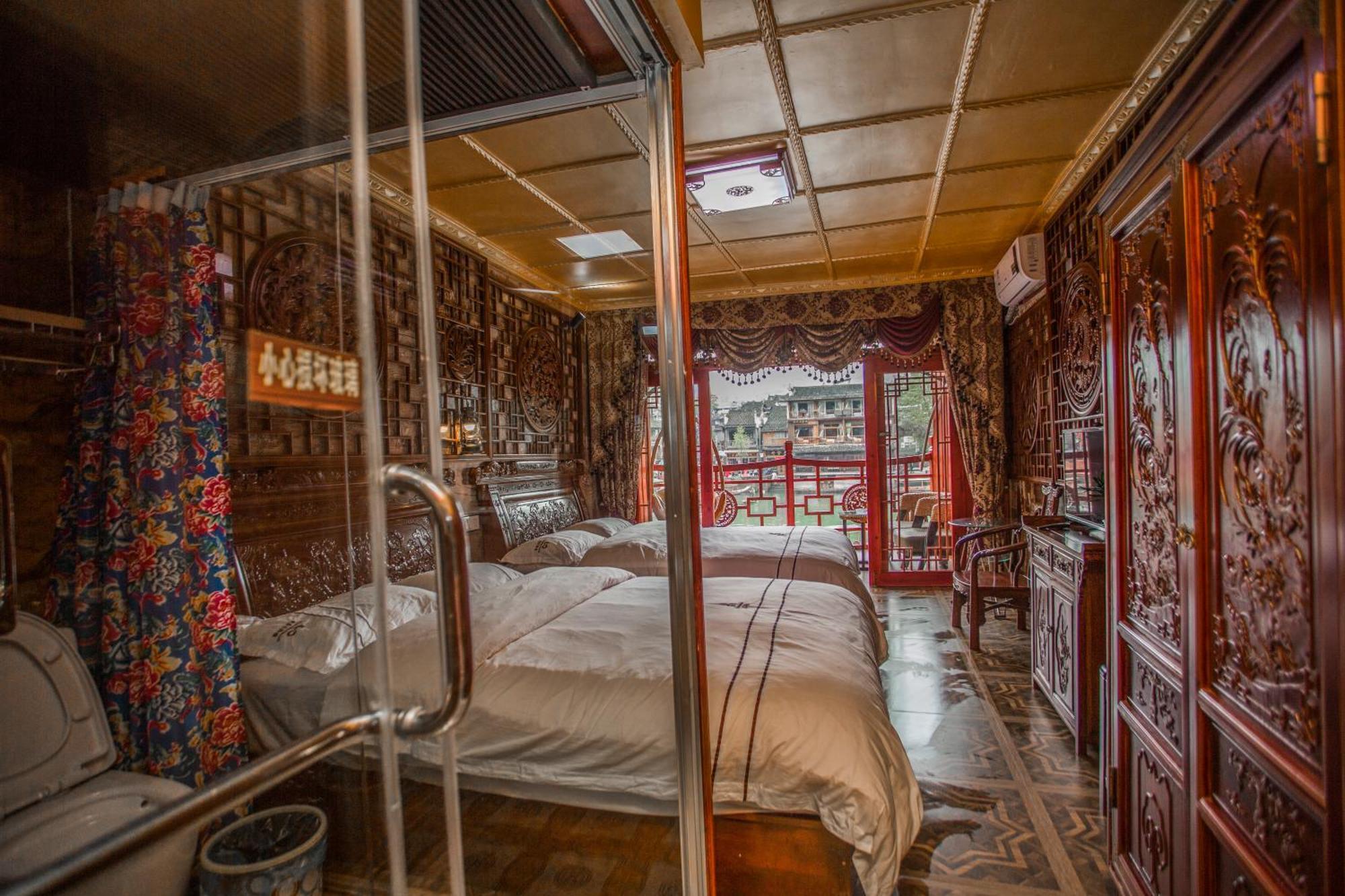 Lqj Riverside Guest House Fenghuang Esterno foto
