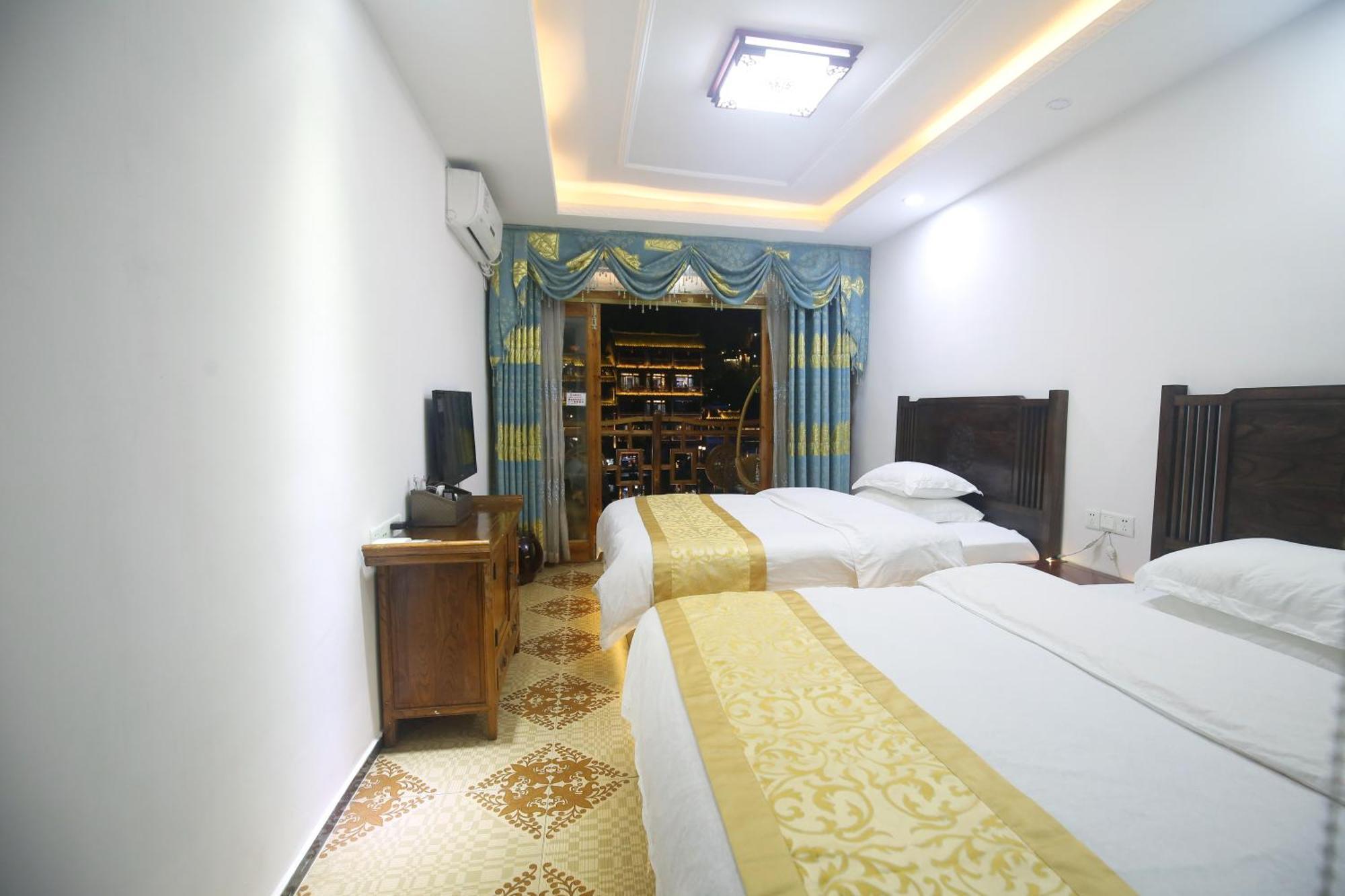 Lqj Riverside Guest House Fenghuang Esterno foto