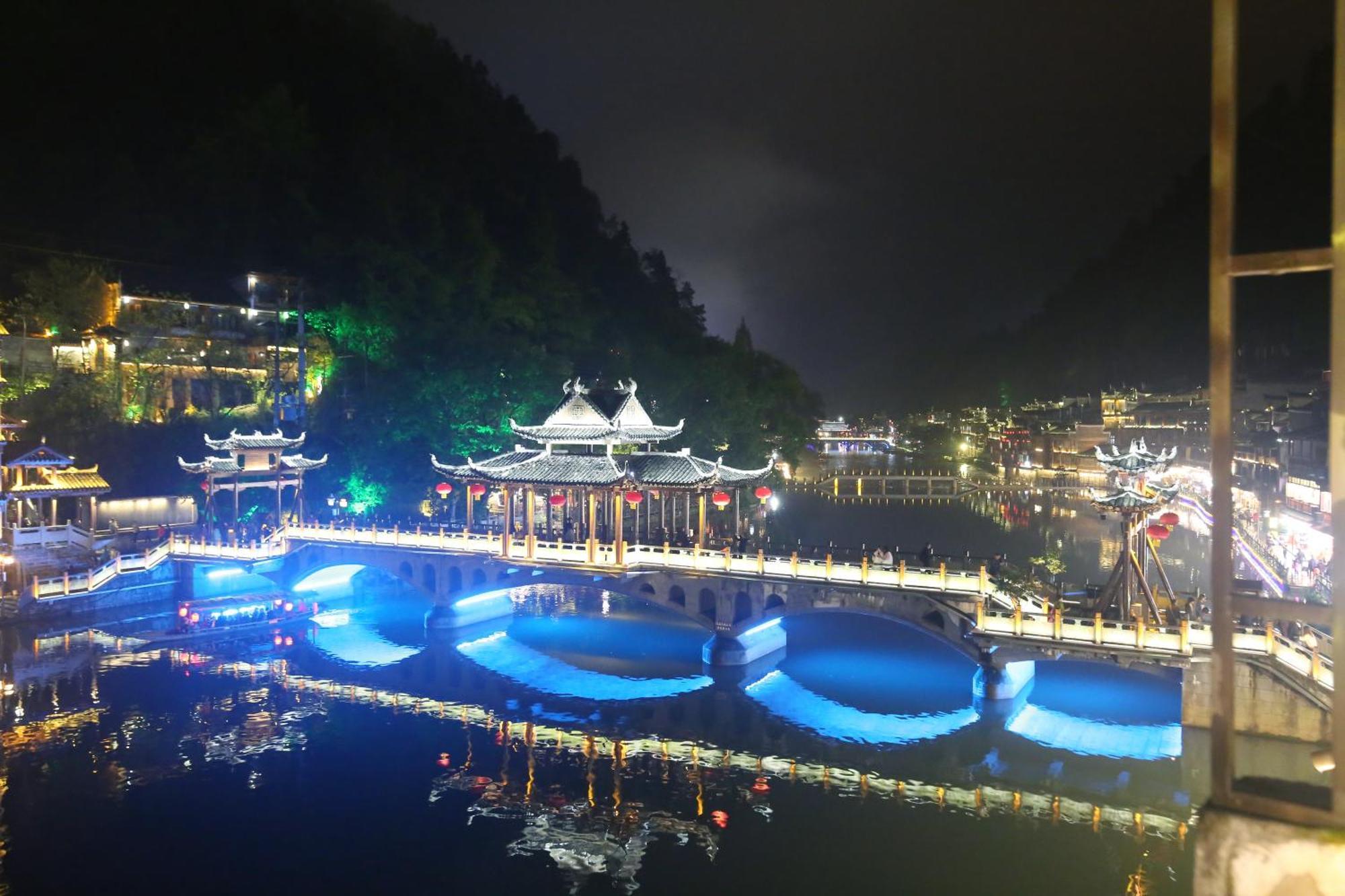 Lqj Riverside Guest House Fenghuang Esterno foto