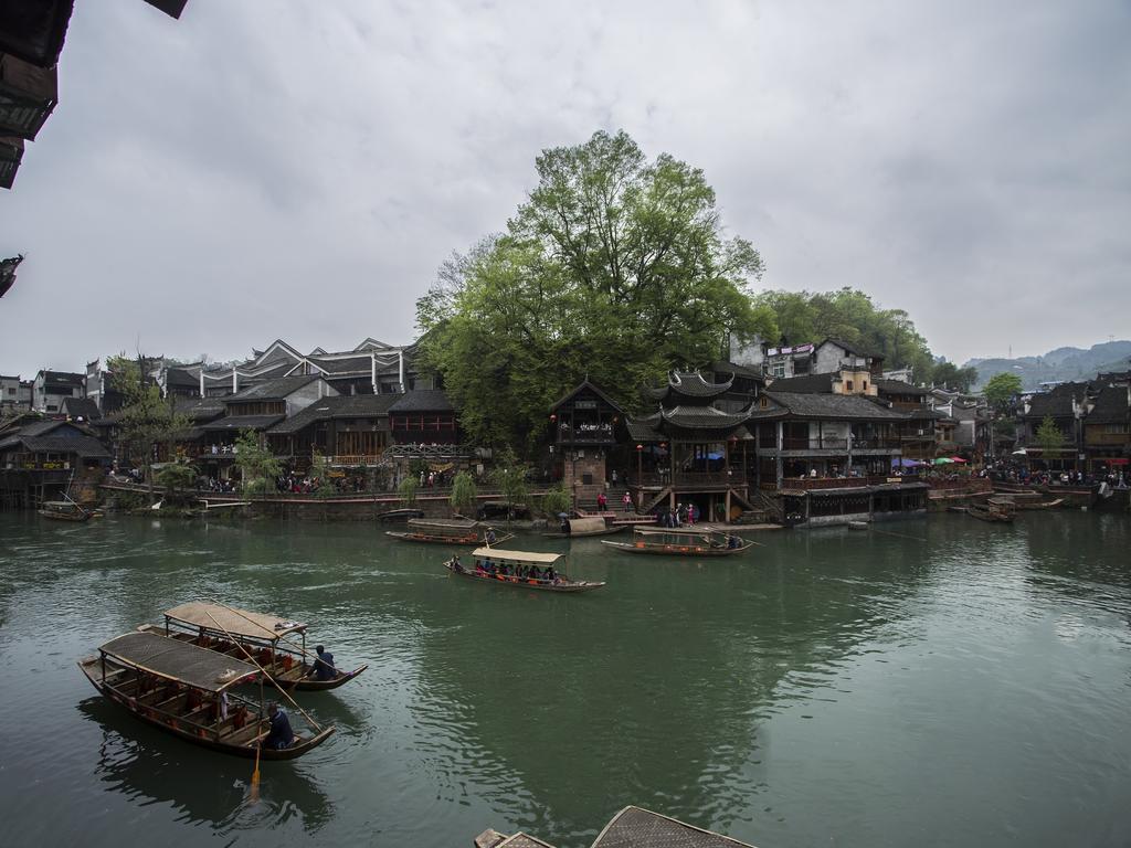 Lqj Riverside Guest House Fenghuang Esterno foto